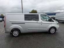 2.0 320 EcoBlue Limited Crew Van Double Cab 5dr Diesel Manual L2 H1 Euro 6 (s/s) (6 Seat) (130 ps)