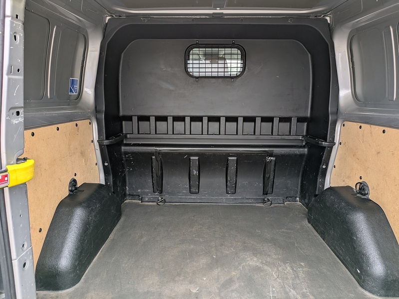 Ford 2.2 TDCi 290 Limited Combi Van 6dr Diesel Manual L1 H1 (191 g/km, 153 bhp)