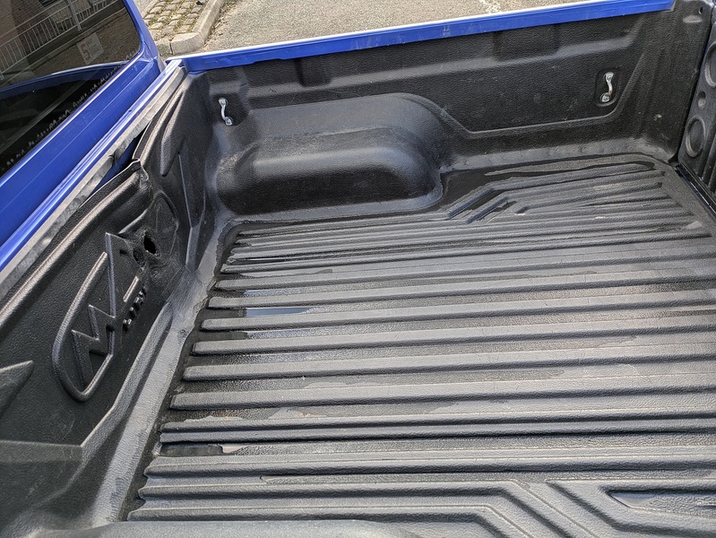 Toyota 2.4 D-4D Invincible Pickup Double Cab 4dr Diesel Auto 4WD Euro 6 (TSS, 3.5t) (150 ps)