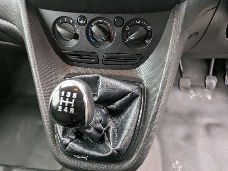 Ford 1.6 TDCi 200 Panel Van 4dr Diesel Manual L1 H1 (124 g/km, 74 bhp)