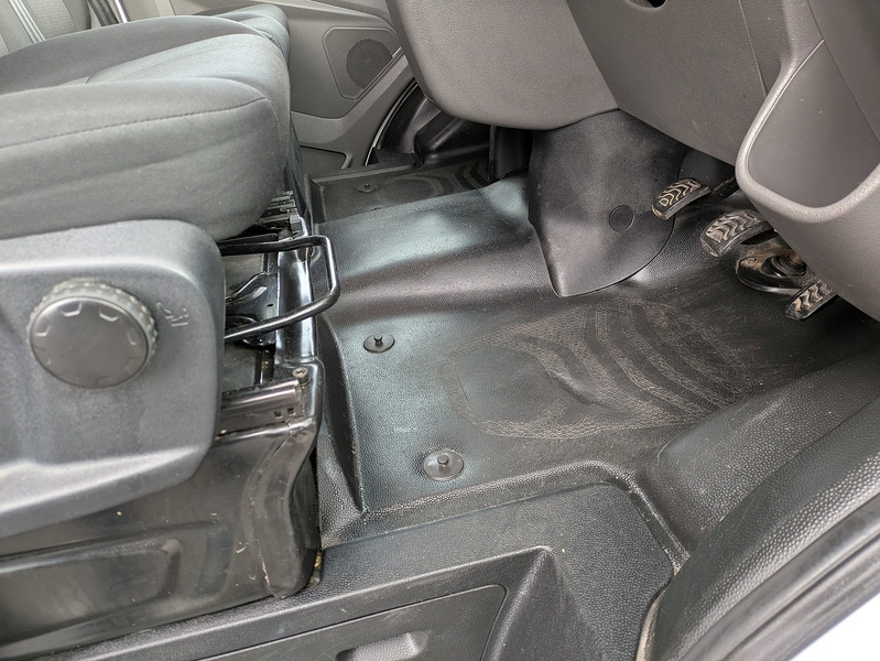 Ford 2.0 350 EcoBlue Leader Chassis Cab 2dr Diesel Manual RWD L3 Euro 6 (s/s) (130 ps)