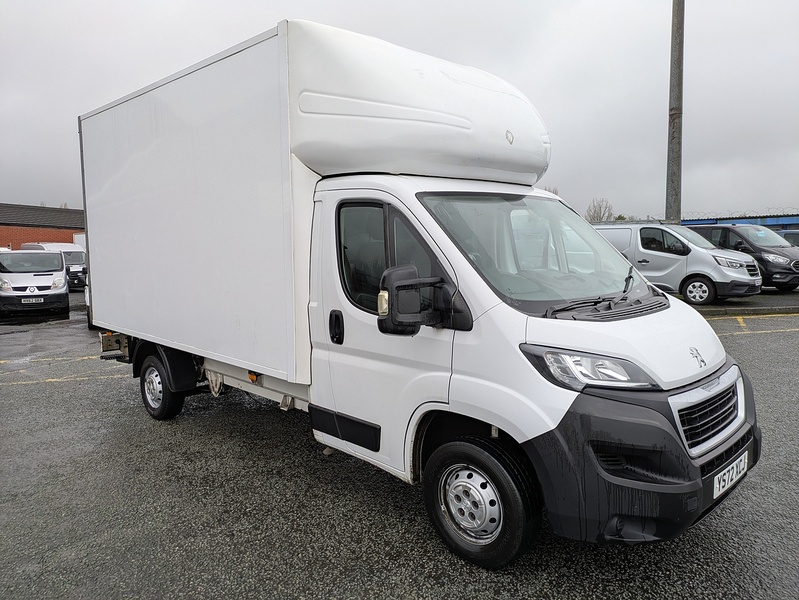 Peugeot BlueHDi 335 Built for Business 2.2  Luton Box van Manual Diesel