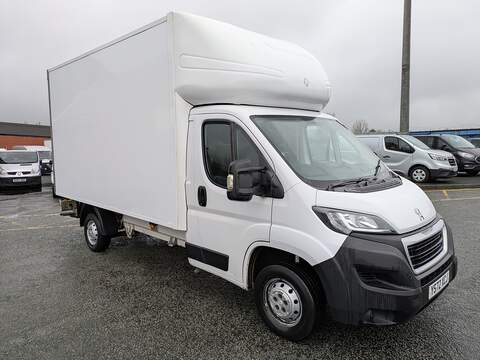 BlueHDi 335 Built for Business 2.2  Luton Box van Manual Diesel