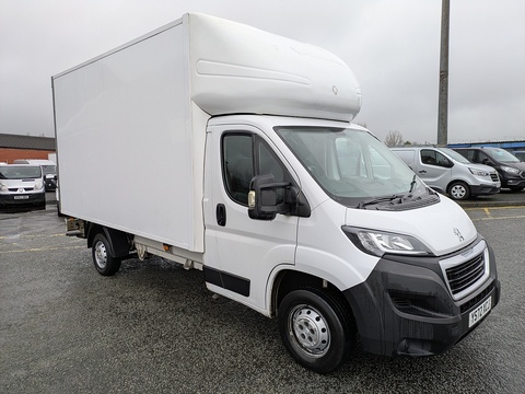 Peugeot BlueHDi 335 Built for Business 2.2  Luton Box van Manual Diesel