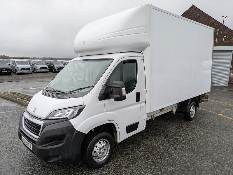 Peugeot BlueHDi 335 Built for Business 2.2  Luton Box van Manual Diesel