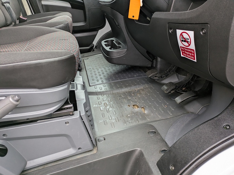 Peugeot BlueHDi 335 Built for Business 2.2  Luton Box van Manual Diesel