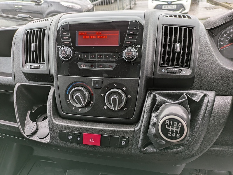 Peugeot BlueHDi 335 Built for Business 2.2  Luton Box van Manual Diesel