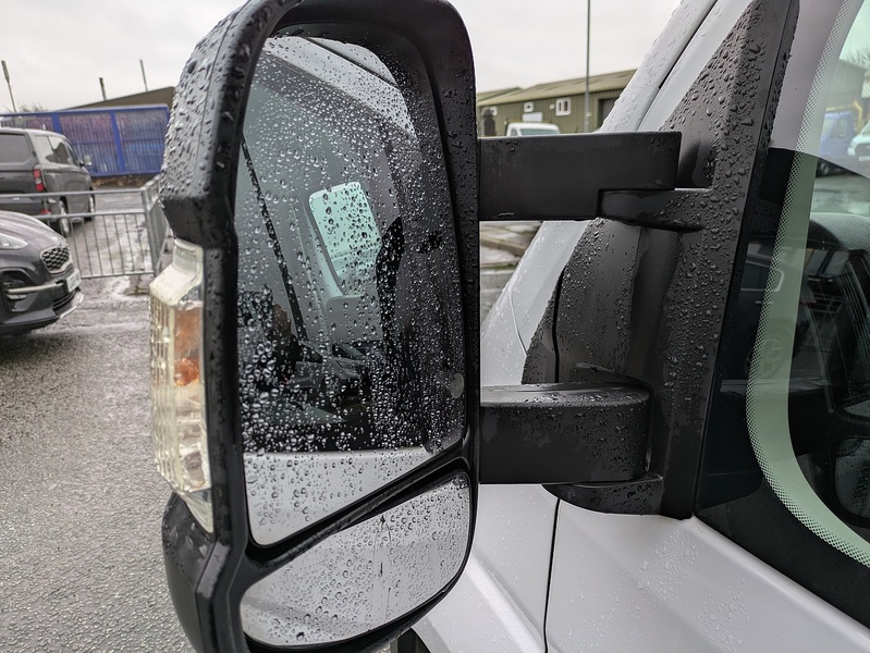 Peugeot BlueHDi 335 Built for Business 2.2  Luton Box van Manual Diesel