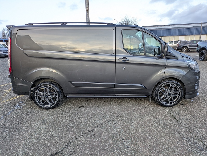 Ford 2.0 300 EcoBlue Limited Panel Van 5dr Diesel Auto L1 H1 Euro 6 (s/s) (170 ps)