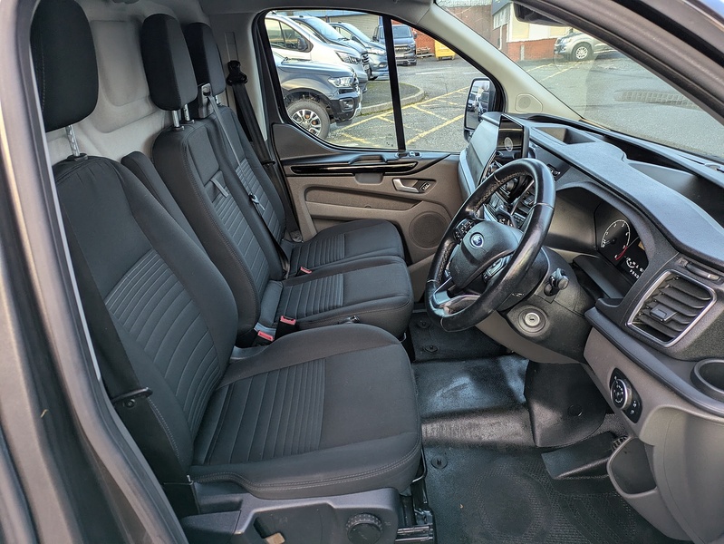 Ford 2.0 300 EcoBlue Limited Panel Van 5dr Diesel Auto L1 H1 Euro 6 (s/s) (170 ps)