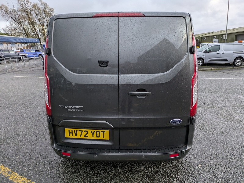 Ford 2.0 320 EcoBlue Limited Crew Van Double Cab 5dr Diesel Manual L2 H1 Euro 6 (s/s) (130 ps)