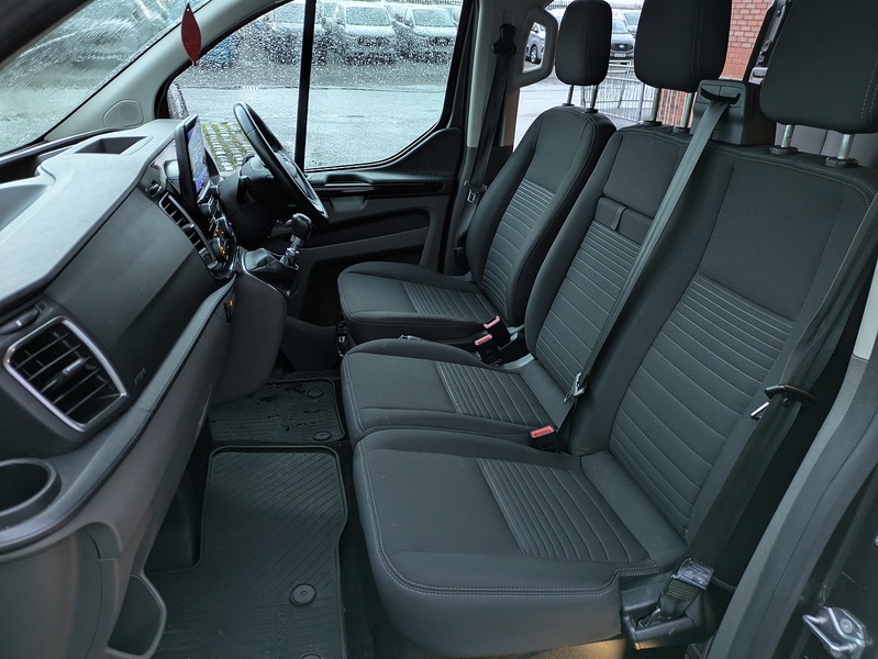 Ford 2.0 320 EcoBlue Limited Crew Van Double Cab 5dr Diesel Manual L2 H1 Euro 6 (s/s) (130 ps)