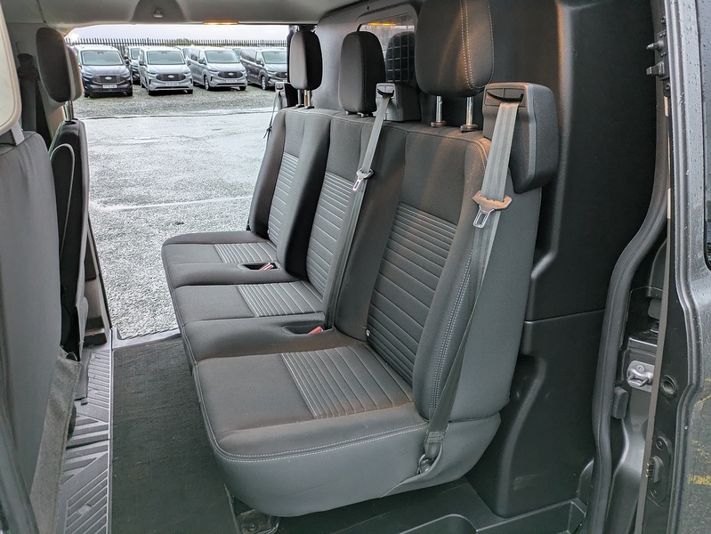 Ford 2.0 320 EcoBlue Limited Crew Van Double Cab 5dr Diesel Manual L2 H1 Euro 6 (s/s) (130 ps)