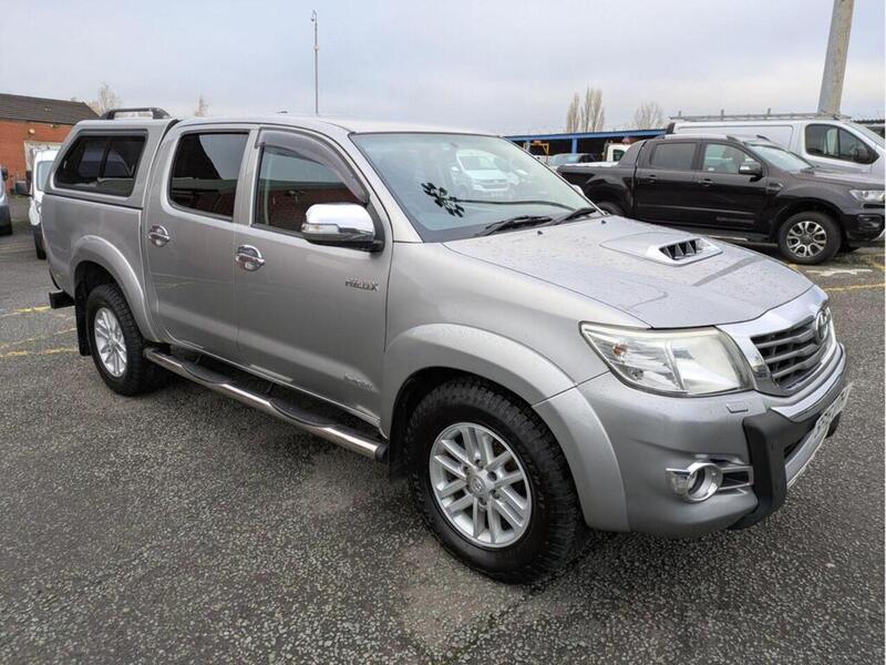 Toyota 3.0 D-4D Invincible X Pickup Double Cab 4dr Diesel Auto 4WD Euro 5 (Hi Over) (171 ps)
