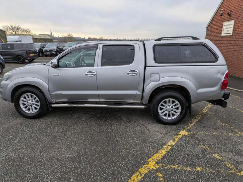 Toyota 3.0 D-4D Invincible X Pickup Double Cab 4dr Diesel Auto 4WD Euro 5 (Hi Over) (171 ps)