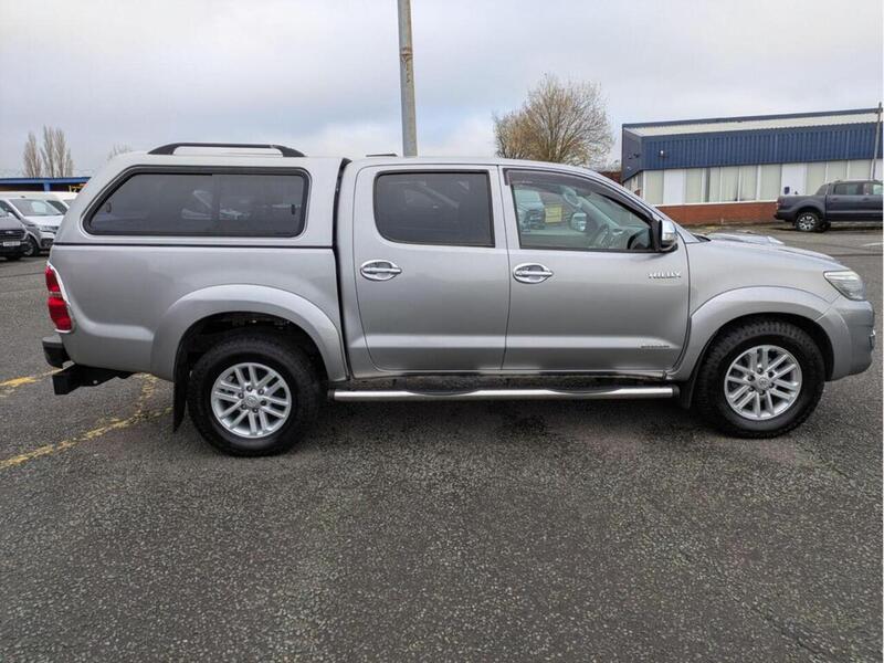 Toyota 3.0 D-4D Invincible X Pickup Double Cab 4dr Diesel Auto 4WD Euro 5 (Hi Over) (171 ps)