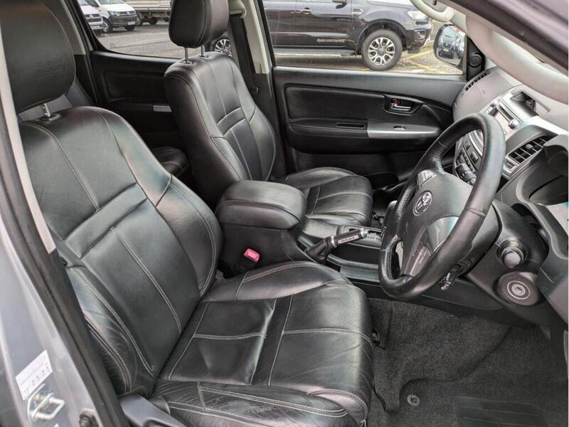 Toyota 3.0 D-4D Invincible X Pickup Double Cab 4dr Diesel Auto 4WD Euro 5 (Hi Over) (171 ps)