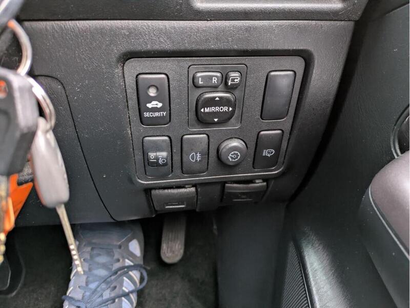 Toyota 3.0 D-4D Invincible X Pickup Double Cab 4dr Diesel Auto 4WD Euro 5 (Hi Over) (171 ps)