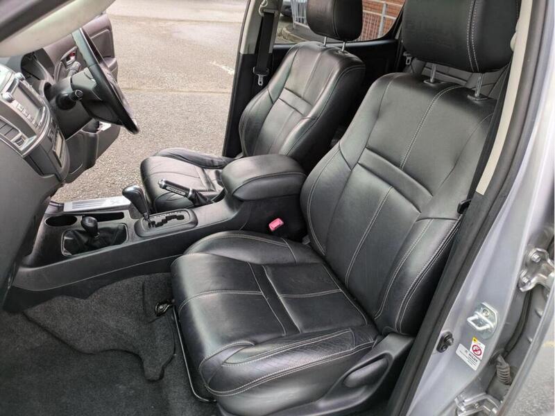 Toyota 3.0 D-4D Invincible X Pickup Double Cab 4dr Diesel Auto 4WD Euro 5 (Hi Over) (171 ps)