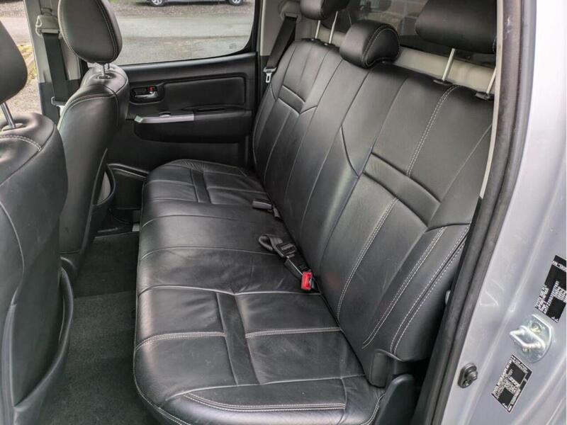 Toyota 3.0 D-4D Invincible X Pickup Double Cab 4dr Diesel Auto 4WD Euro 5 (Hi Over) (171 ps)