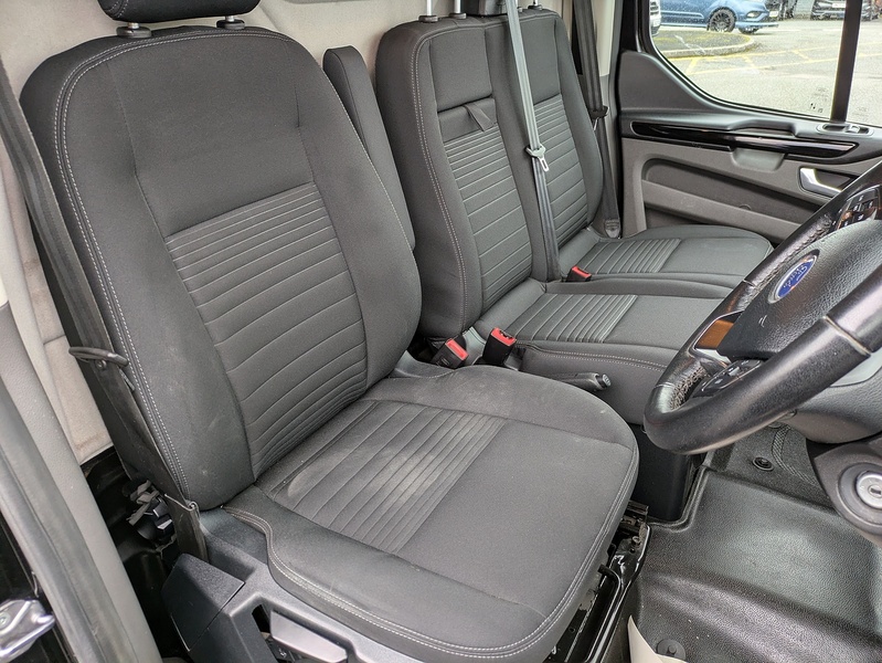 Ford 2.0 300 EcoBlue Limited Panel Van 5dr Diesel Auto L2 H1 Euro 6 (s/s) (170 ps)