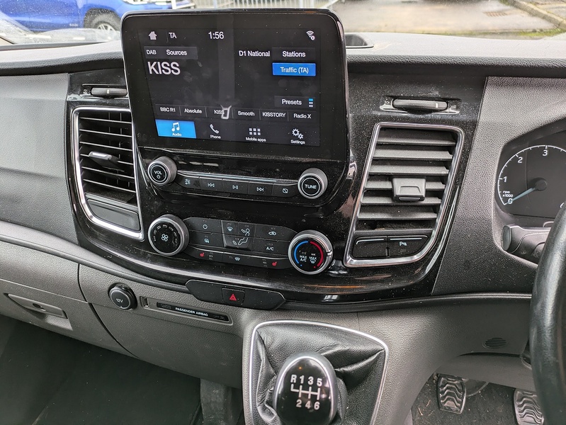 Ford 2.0 320 EcoBlue Limited Crew Van Double Cab 5dr Diesel Manual L1 H1 Euro 6 (6 Seat) (130 ps)