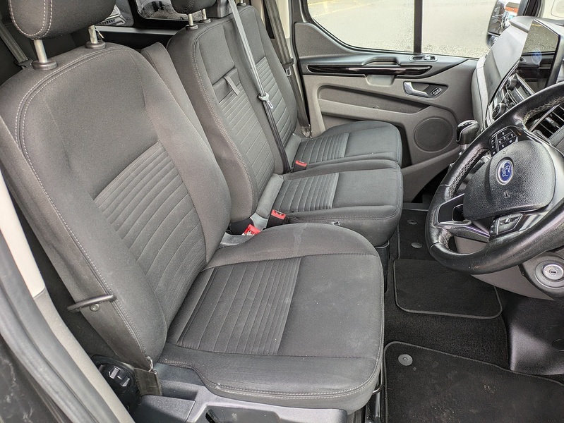 Ford 2.0 320 EcoBlue Limited Crew Van Double Cab 5dr Diesel Manual L1 H1 Euro 6 (6 Seat) (130 ps)