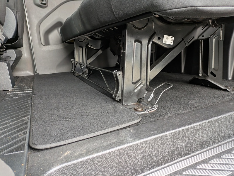 Ford 2.0 320 EcoBlue Limited Crew Van Double Cab 5dr Diesel Manual L1 H1 Euro 6 (6 Seat) (130 ps)