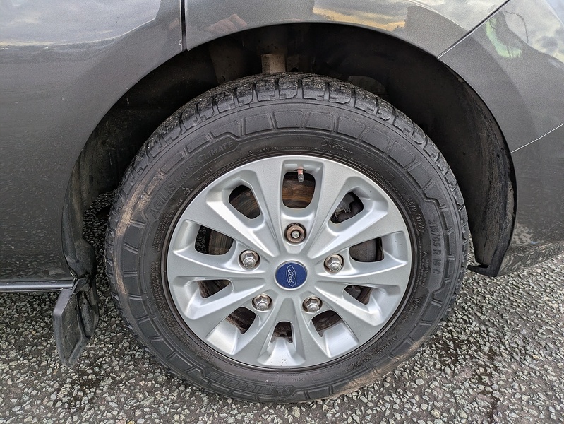 Ford 2.0 320 EcoBlue Limited Crew Van Double Cab 5dr Diesel Manual L1 H1 Euro 6 (6 Seat) (130 ps)