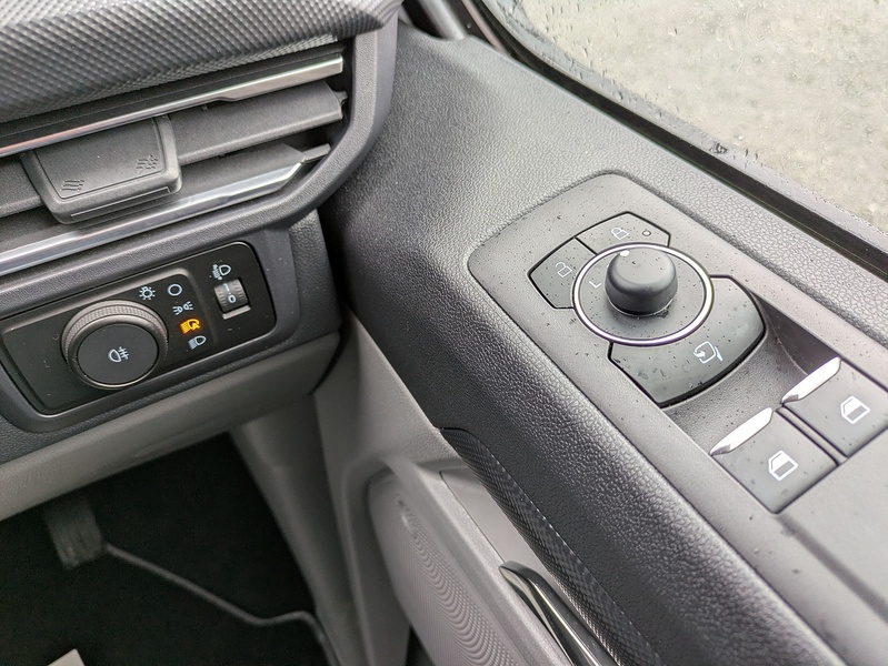 Ford 2.0 320 EcoBlue Limited Crew Van Double Cab 5dr Diesel Auto L1 H1 Euro 6 (s/s) (136 ps)