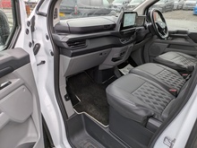 2.0 320 EcoBlue Limited Crew Van Double Cab 5dr Diesel Auto L1 H1 Euro 6 (s/s) (136 ps)