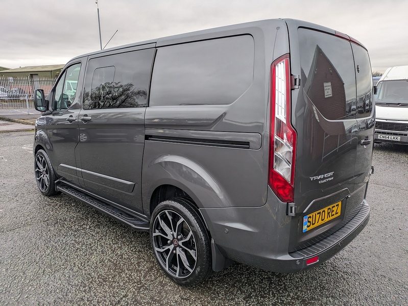 Ford 2.0 300 EcoBlue Limited Crew Van Double Cab 5dr Diesel Auto L1 H1 Euro 6 (s/s) (170 ps)