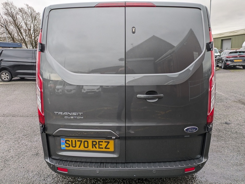 Ford 2.0 300 EcoBlue Limited Crew Van Double Cab 5dr Diesel Auto L1 H1 Euro 6 (s/s) (170 ps)