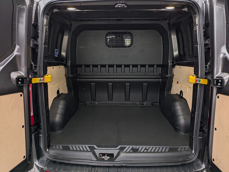 Ford 2.0 300 EcoBlue Limited Crew Van Double Cab 5dr Diesel Auto L1 H1 Euro 6 (s/s) (170 ps)