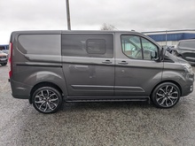 2.0 300 EcoBlue Limited Crew Van Double Cab 5dr Diesel Auto L1 H1 Euro 6 (s/s) (170 ps)