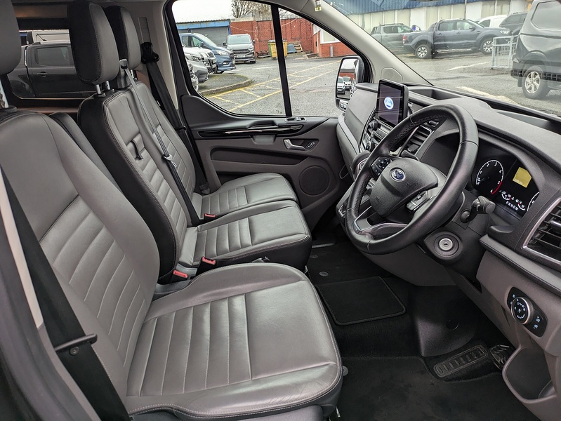 Ford 2.0 300 EcoBlue Limited Crew Van Double Cab 5dr Diesel Auto L1 H1 Euro 6 (s/s) (170 ps)