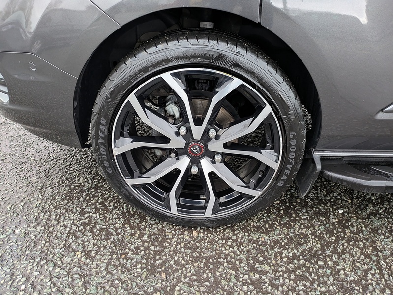 Ford 2.0 300 EcoBlue Limited Crew Van Double Cab 5dr Diesel Auto L1 H1 Euro 6 (s/s) (170 ps)