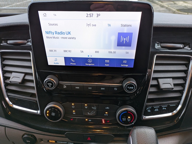 Ford 2.0 320 EcoBlue Limited Panel Van 5dr Diesel Auto L2 H1 Euro 6 (170 ps)