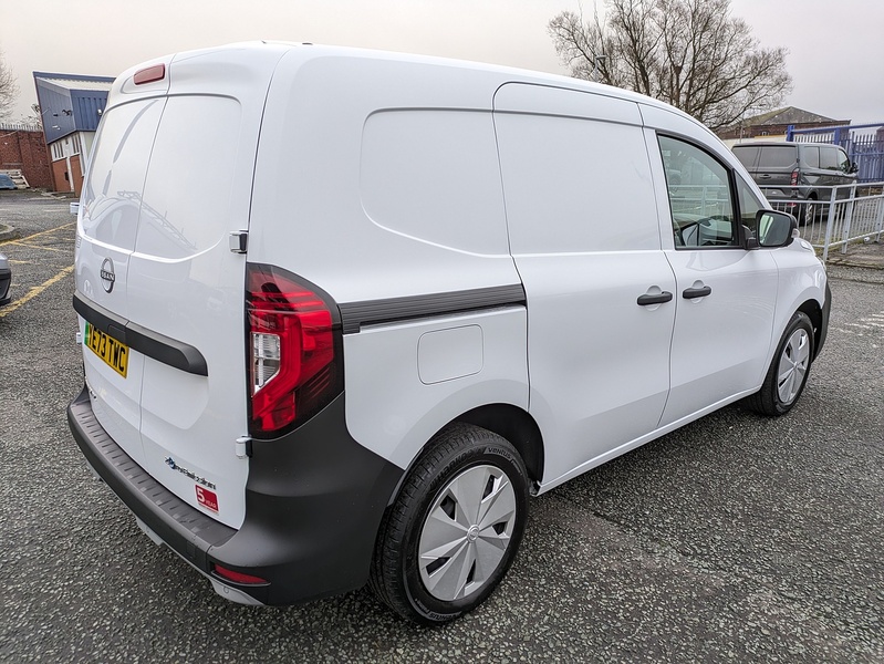 Nissan 45kWh Acenta Panel Van 6dr Electric Auto L1 (122 ps)