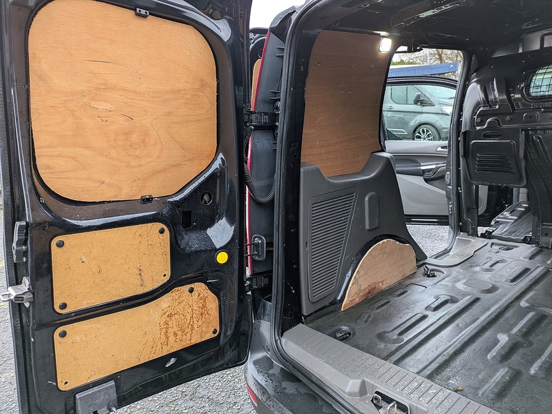 Ford 1.5 200 EcoBlue Limited Panel Van 5dr Diesel Auto L1 Euro 6 (s/s) (120 ps)