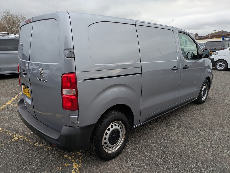 Peugeot 2.0 BlueHDi 1400 Professional Premium Standard Panel Van 6dr Diesel Manual MWB Euro 6 (s/s) (145 ps)