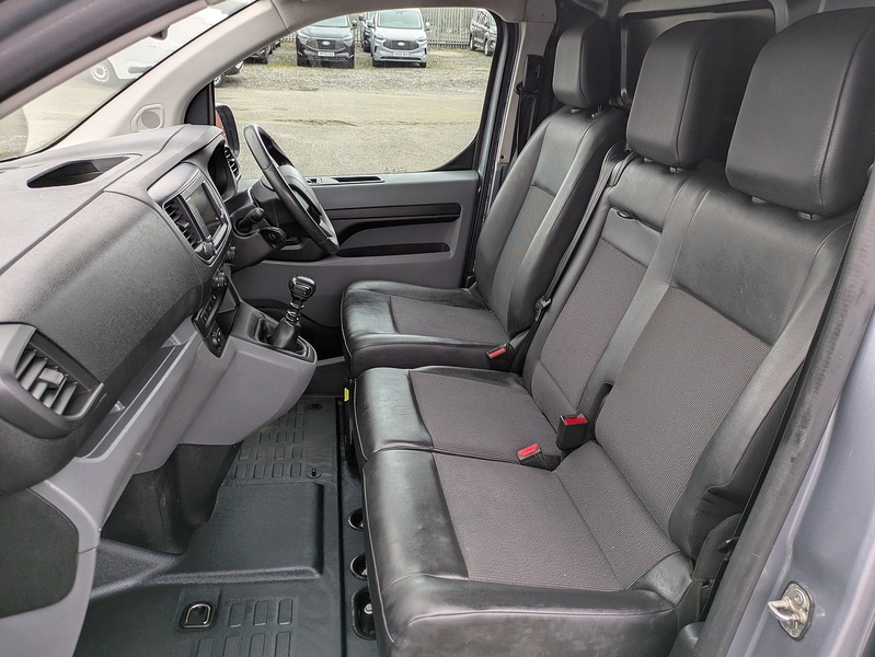 Peugeot 2.0 BlueHDi 1400 Professional Premium Standard Panel Van 6dr Diesel Manual MWB Euro 6 (s/s) (145 ps)