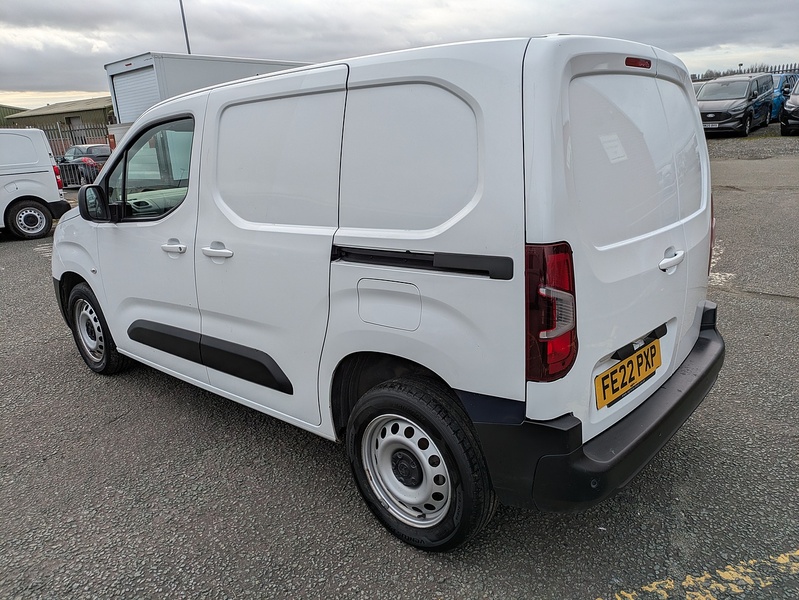 Vauxhall 1.5 Turbo D 2300 Dynamic Panel Van 5dr Diesel Auto L1 H1 Euro 6 (s/s) (130 ps)