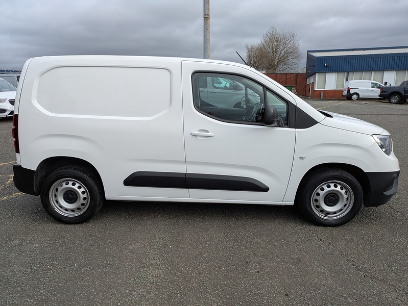 Vauxhall 1.5 Turbo D 2300 Dynamic Panel Van 5dr Diesel Auto L1 H1 Euro 6 (s/s) (130 ps)