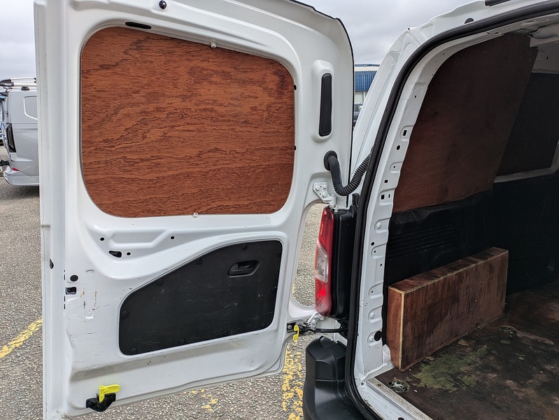 Vauxhall 1.5 Turbo D 2300 Dynamic Panel Van 5dr Diesel Auto L1 H1 Euro 6 (s/s) (130 ps)