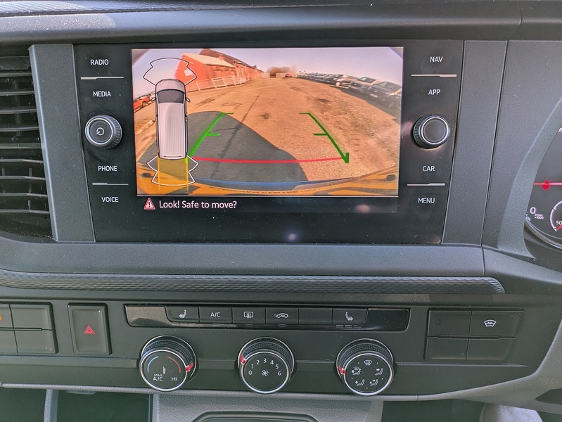 Volkswagen 2.0 TDI T32 Highline Kombi Double Cab 5dr Diesel DSG FWD LWB High Roof Euro 6 (s/s) (150 ps)