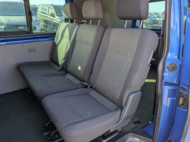 Volkswagen 2.0 TDI T32 Highline Kombi Double Cab 5dr Diesel DSG FWD LWB High Roof Euro 6 (s/s) (150 ps)