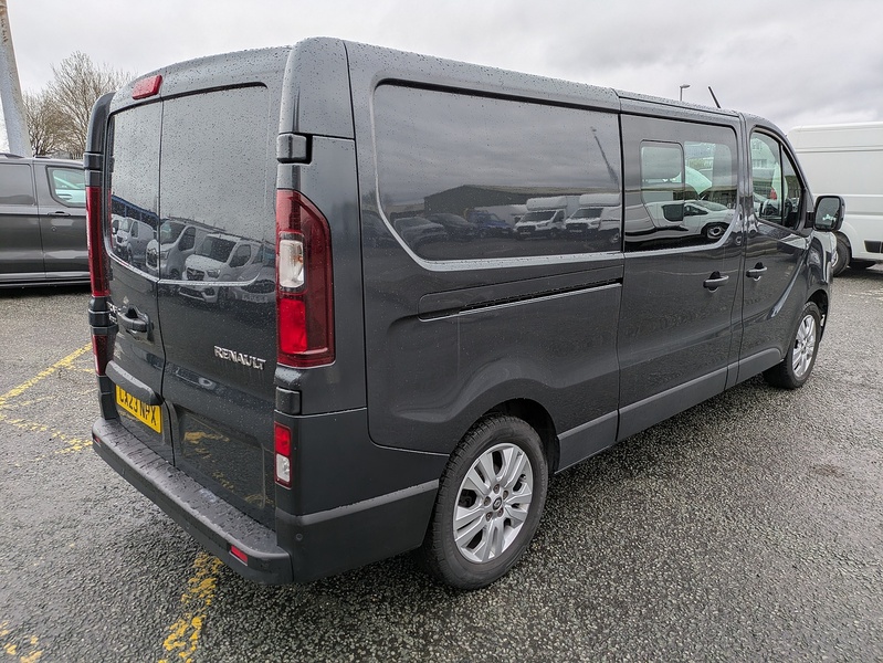Renault 2.0 dCi Blue LL30 Sport Crew Van Double Cab 6dr Diesel Manual L2 H1 Euro 6 (s/s) (150 ps)