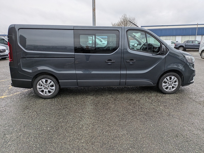 Renault 2.0 dCi Blue LL30 Sport Crew Van Double Cab 6dr Diesel Manual L2 H1 Euro 6 (s/s) (150 ps)