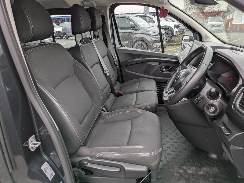 Renault 2.0 dCi Blue LL30 Sport Crew Van Double Cab 6dr Diesel Manual L2 H1 Euro 6 (s/s) (150 ps)